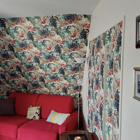 Apartment With Balcony Close To The Beach Кабур Екстериор снимка
